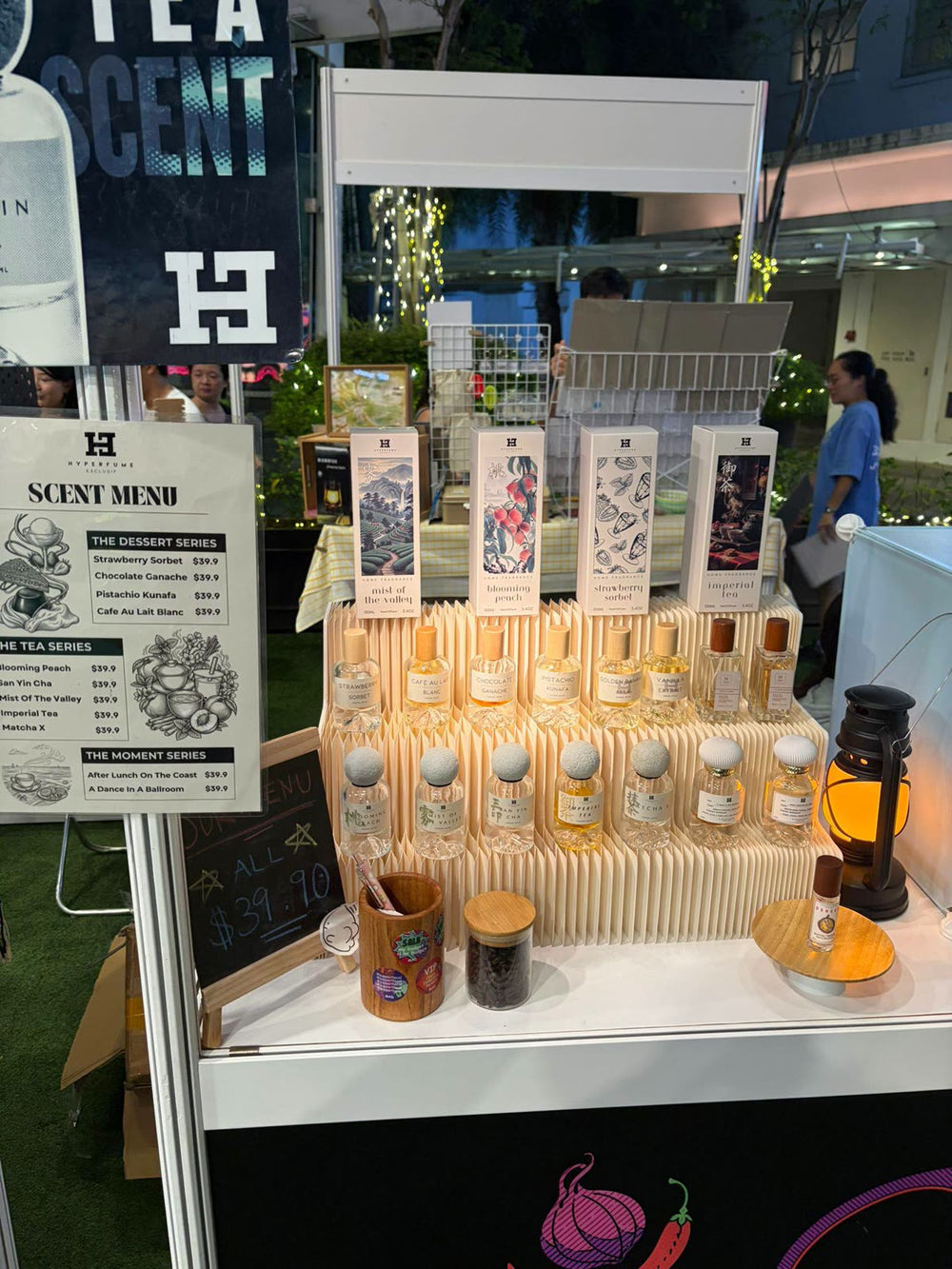 Hyperfume Exclusif booth